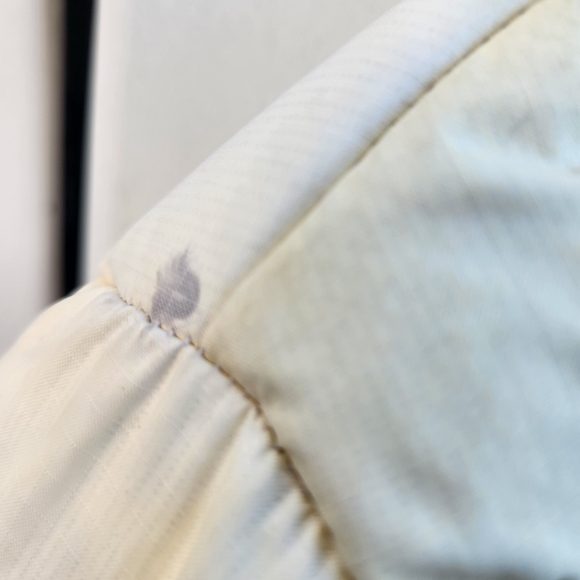 Guess Puffer/ Bubble Coat Used Size L - Picture 4 of 15